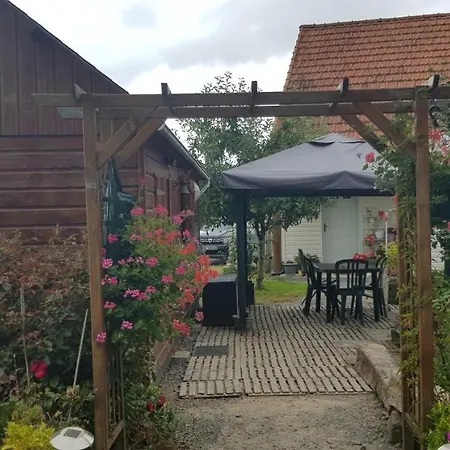 Chalet Insolite Saint-Georges-de-Livoye Exterior photo